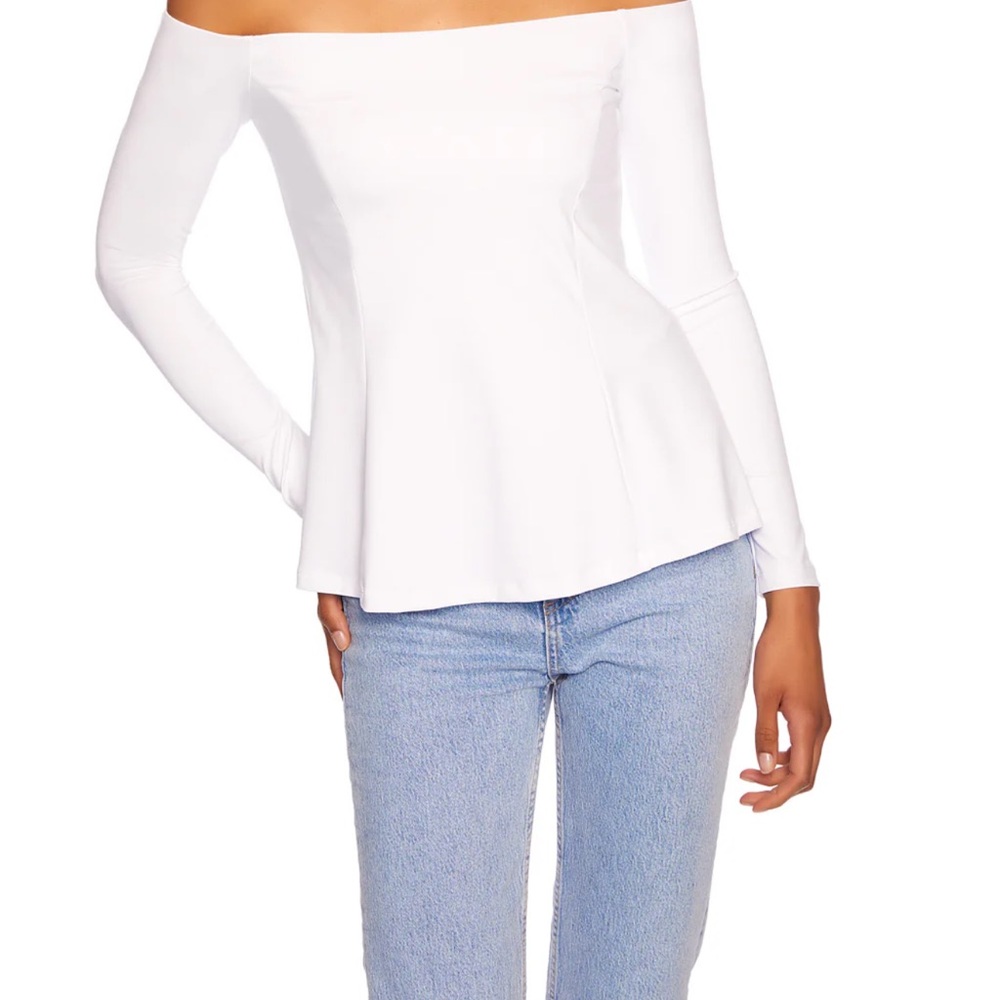 NWTS. Susana Monaco SIZE. S off shoulder flared top